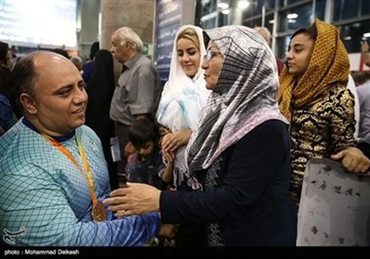 حواشی ورود کاروان ورزشکاران پارالمپیک به کشور/تصاویر