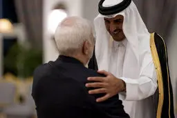 عکس/ خوش و بش امیرقطر با ظریف