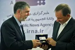 "جهانگیری" هم خبرنگار شد / عکس