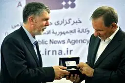 "جهانگیری" هم خبرنگار شد / عکس