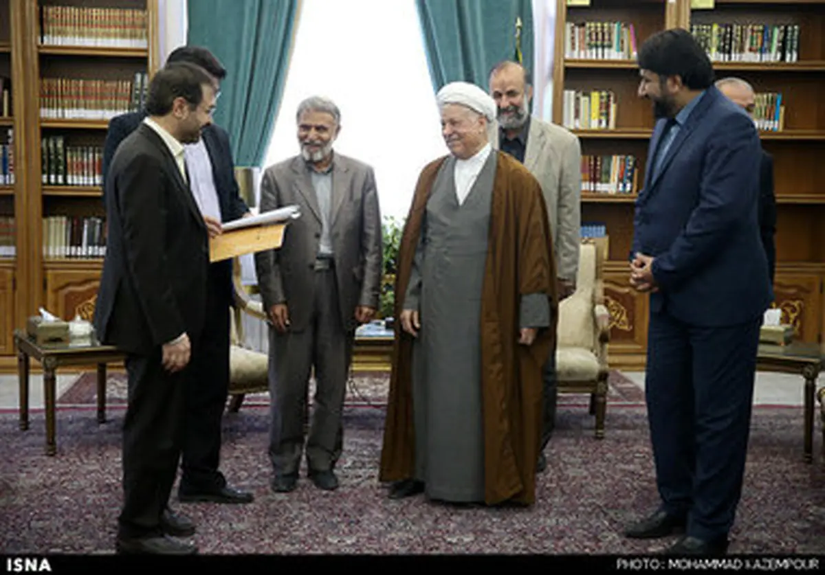 دیدار دبیرکل‌های هفت حزب سیاسی با آیت الله هاشمی رفسنجانی/ تصاویر