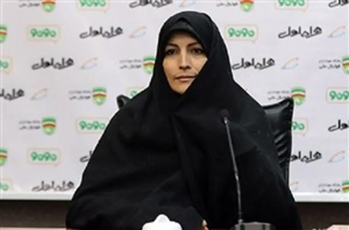تنها خانمی که نظاره گر ایران- ازبکستان شد+عکس