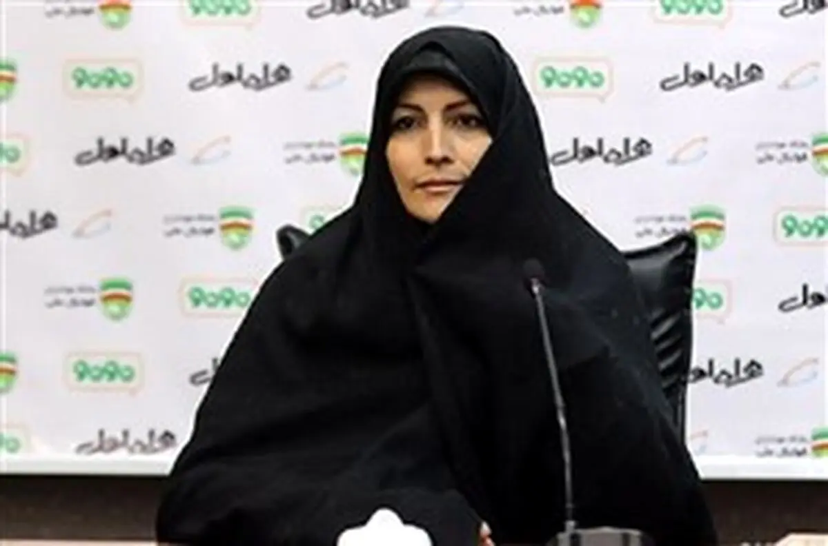 تنها خانمی که نظاره گر ایران- ازبکستان شد+عکس