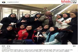 عکس یادگاری مجید مظفری با دختران هنرمند ناشنوا