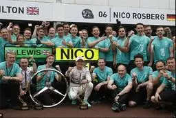 ناکامی همیلتون در روز حضور رونالدو در فرمول یک+عکس