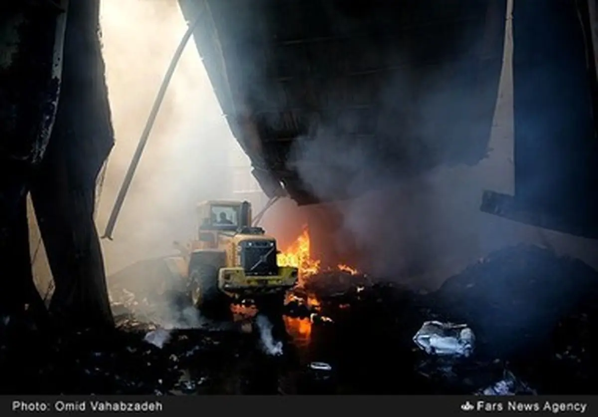 آتش‌سوزی انبار کالا و لوازم خانگی در شورآباد/تصاویر