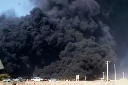 تصاویری از آتش‌سوزی مخزن مواد نفتی در بندرعباس