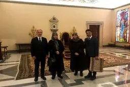 دیدار جمعی از خانواده امام موسی صدر با پاپ در واتیکان