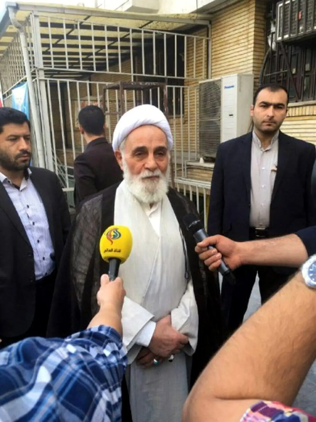 حضور ناطق نوری پای صندوق رای / عکس