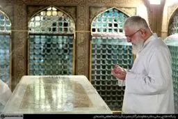غبارروبی مضجع مطهر حضرت امام رضا (ع) با حضور رهبر انقلاب/تصاویر