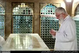 غبارروبی مضجع مطهر حضرت امام رضا (ع) با حضور رهبر انقلاب/تصاویر
