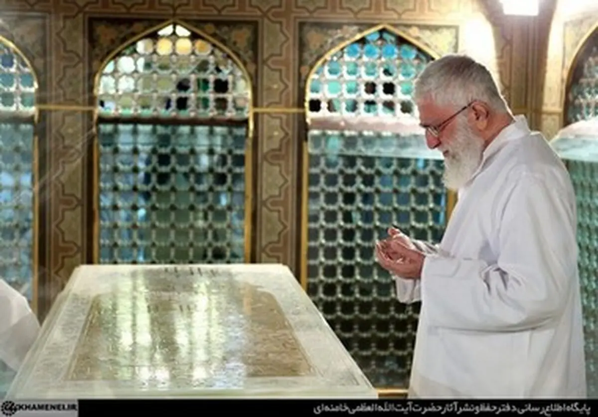 غبارروبی مضجع مطهر حضرت امام رضا (ع) با حضور رهبر انقلاب/تصاویر