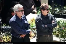 دو کارگردان مشهور در قبر شهدای غواص/ عکس