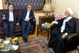 دیدار دو عضو حزب کارگزاران با شیخ مهدی کروبی + عکس