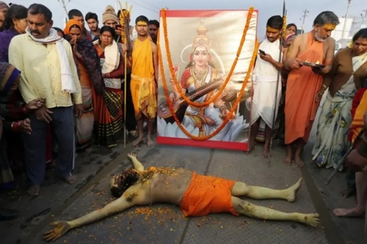 عکس دیده نشده از جشنواره آیینی هندو‌ها در کرانه رود سنگام