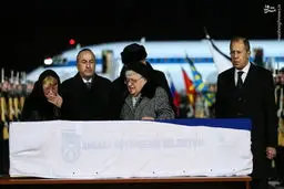 وداع مادر و همسر سفیر روسیه در ترکیه/عکس