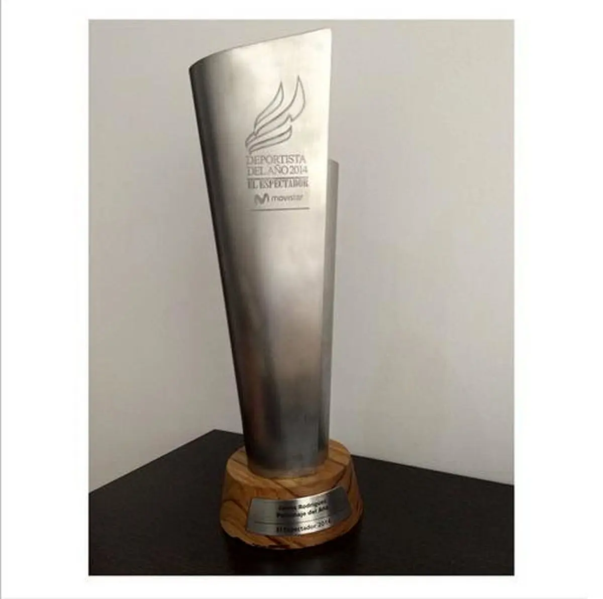 فوتبالیست معروف شخصيت سال کلمبيا شد(عکس)