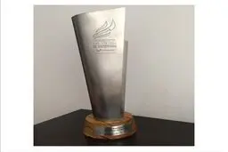 فوتبالیست معروف شخصيت سال کلمبيا شد(عکس)