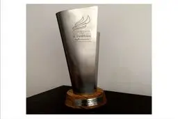 فوتبالیست معروف شخصيت سال کلمبيا شد(عکس)