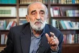 انتقاد تند حسین شریعتمداری از اصولگرایان/ ارائه دو لیست خلاف شرع و منافع ملی است