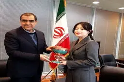 عکسی از وزیر بهداشت در کنار یانگوم