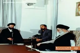 عکسی قدیمی و دیده نشده از رئیسی در کنار رهبری!