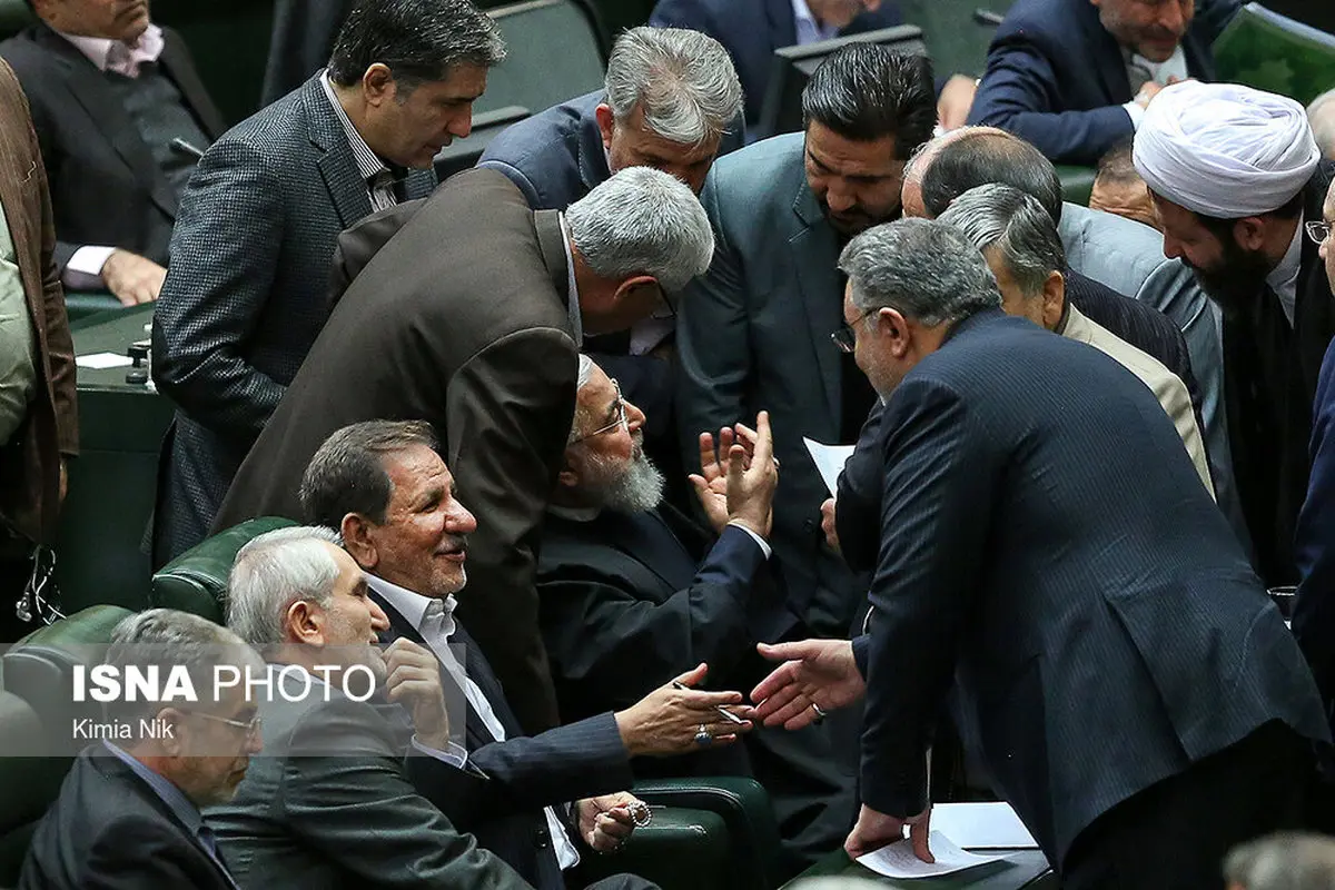 عكس: رئيس جمهور در حلقه خاص!