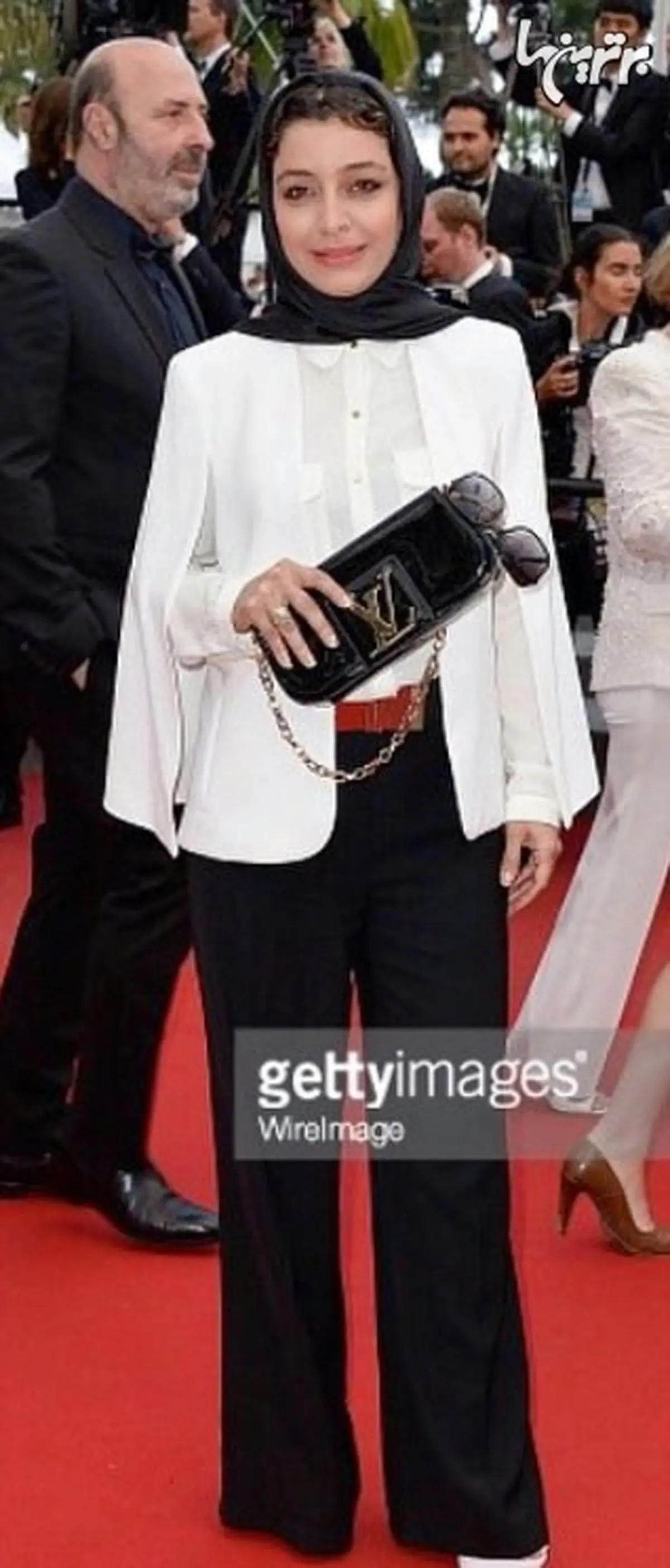 ساره بیات روي فرش قرمز كن/عكس