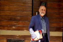 بیادی: احمدی‌نژاد نامزد مجلس نمی‌شود
