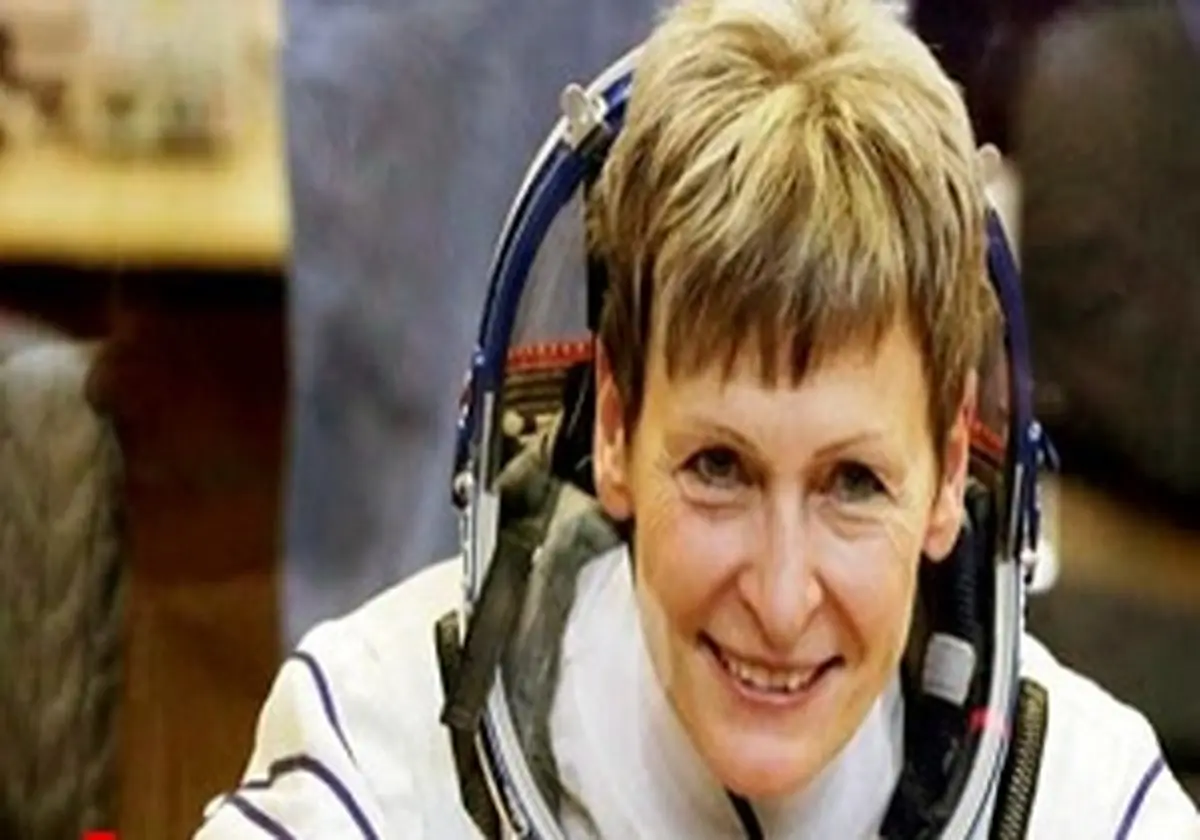 پیرترین فضانورد زن به زمین بازگشت+ عکس