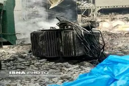 عکس / کشف ترانس برق ساختمان پلاسکو از زیر آوار