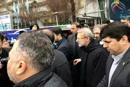 حضور لاریجانی در راهپیمایی ٢٢ بهمن/ عکس