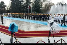 مراسم استقبال از رییس‌جمهور چین در هوای بارانی/ تصاویر