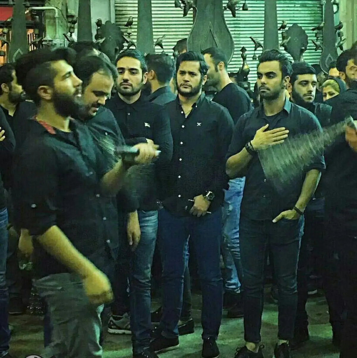 سیاوش خیرابی در دسته عزاداری محرم/عکس