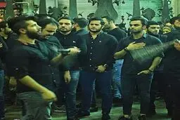 سیاوش خیرابی در دسته عزاداری محرم/عکس