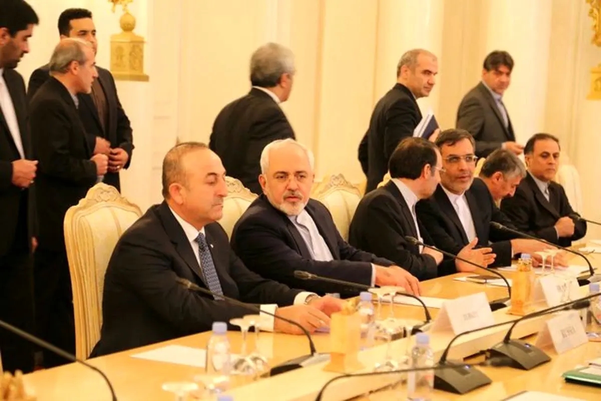 رایزنی ظریف و اوغلو در مورد مسائل انسانی بحران سوریه