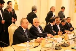 رایزنی ظریف و اوغلو در مورد مسائل انسانی بحران سوریه