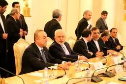 رایزنی ظریف و اوغلو در مورد مسائل انسانی بحران سوریه