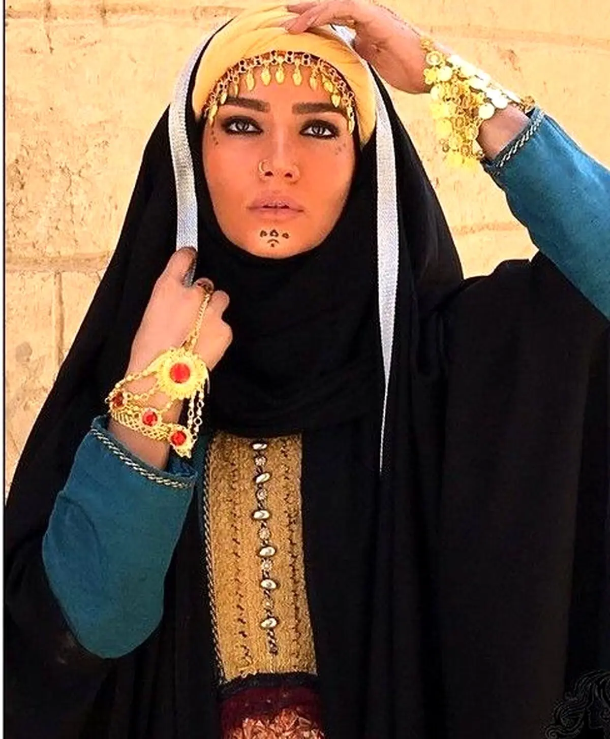 عکس / متین ستوده با گریم زن جنوبی