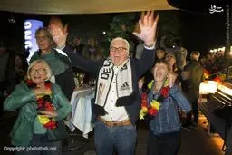 شادی وزیر خارجه آلمان پس از صعود ژرمن‌ها/ عکس