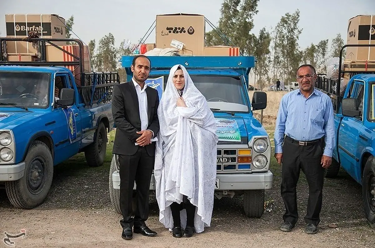 تصاویری زیبا از اهدای جهیزیه به زوج‌های زلزله‌زده سرپل‌ذهاب