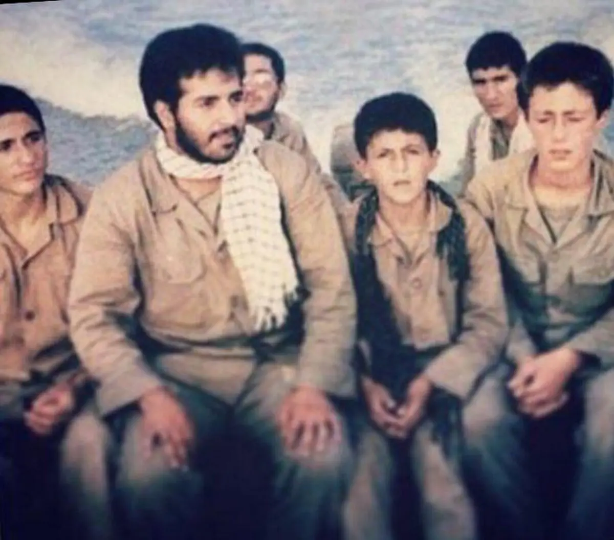 سید حسن خمینی و یاسر هاشمی در مناطق جنگی/عکس