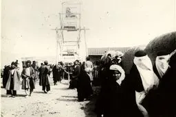 چرخ و فلک دوره قاجار/ عکس