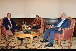 جدیدترین تصاویر از نشست سه جانبه ظریف، اشتون و کری در قصر بوستان مسقط