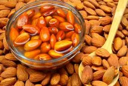 خواص اعجاب انگیز بادام خیس‌خورده که اگر بدانید دست از آن نمی‌کشید