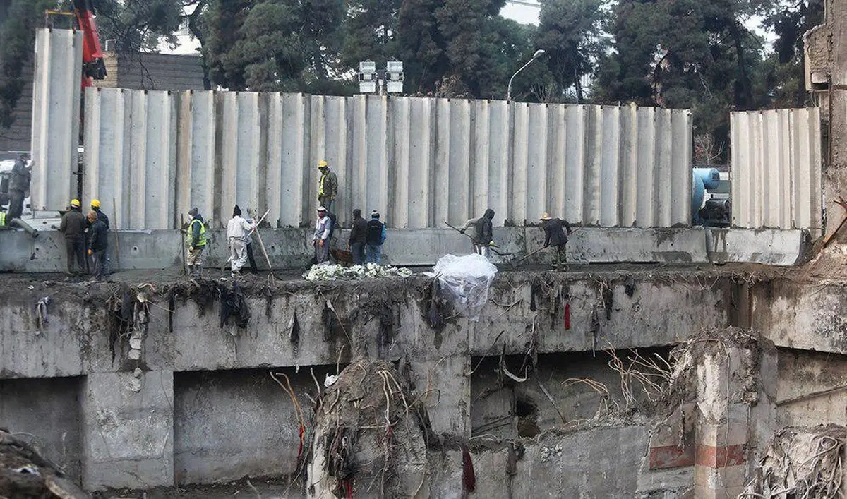 دیوارکشی مقابل محل حادثه ساختمان پلاسکو