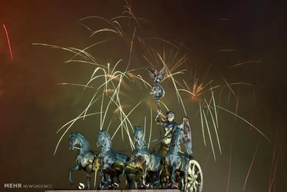 جشن های آغاز سال 2016/ تصاویر