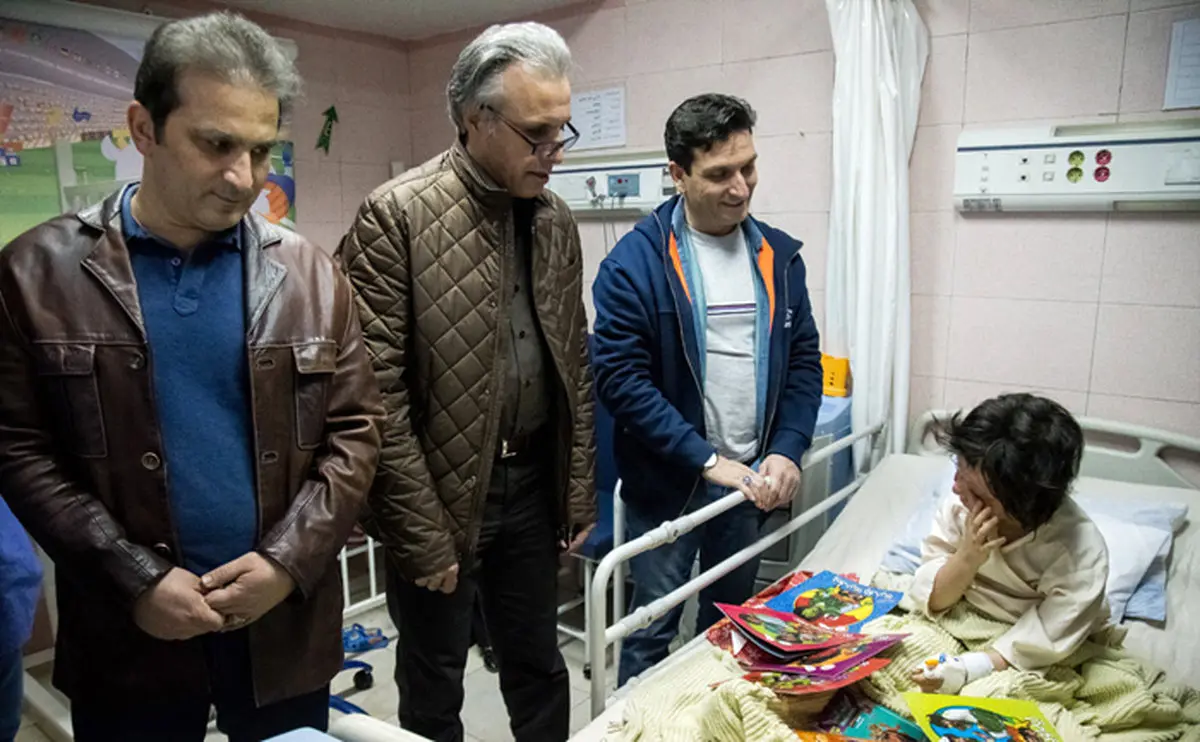 عیادت فیتیله‌ای‌ها از دو کودک طبسی/تصاویر