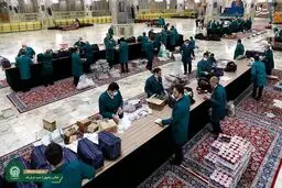 خادمان حرم رضوی در این ایام چه می کنند؟ + عکس
