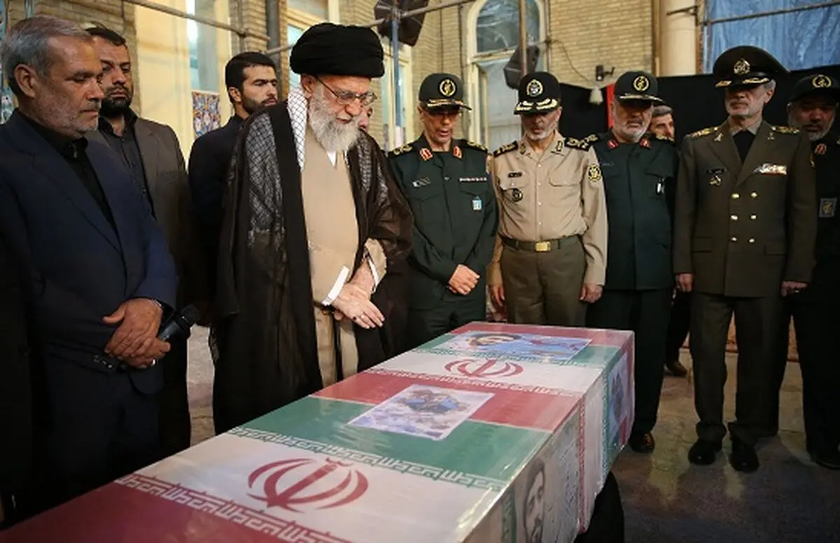 وداع با شهید حججی؛ حضور مقامات از آیت‌الله لاریجانی تا محمود احمدی‎نژاد/پیش بسوی نابودی اسرائیل